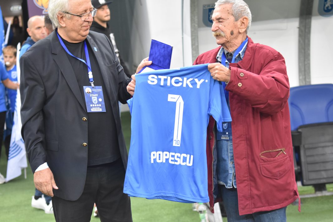 Fotbal: Costică Popescu a fost premiat pentru întreaga sa activitate