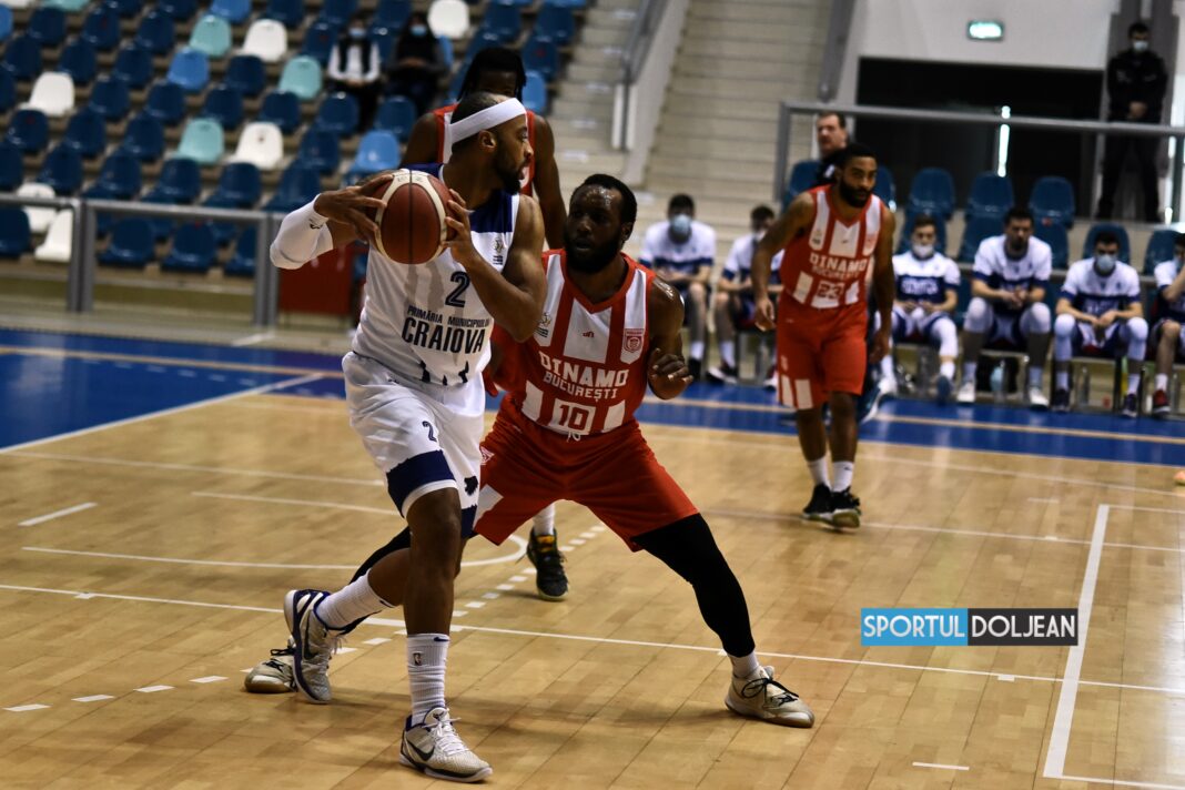FOTO Baschet: SCM U Craiova a bătut și Dinamo în LNBM