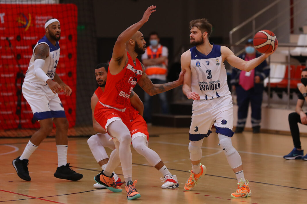 Baschet: SCM U Craiova s-a înclinat în fața Oradei