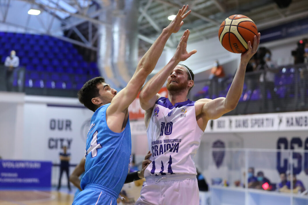 Baschet: SCM U Craiova a pierdut duelul cu CSO Voluntari