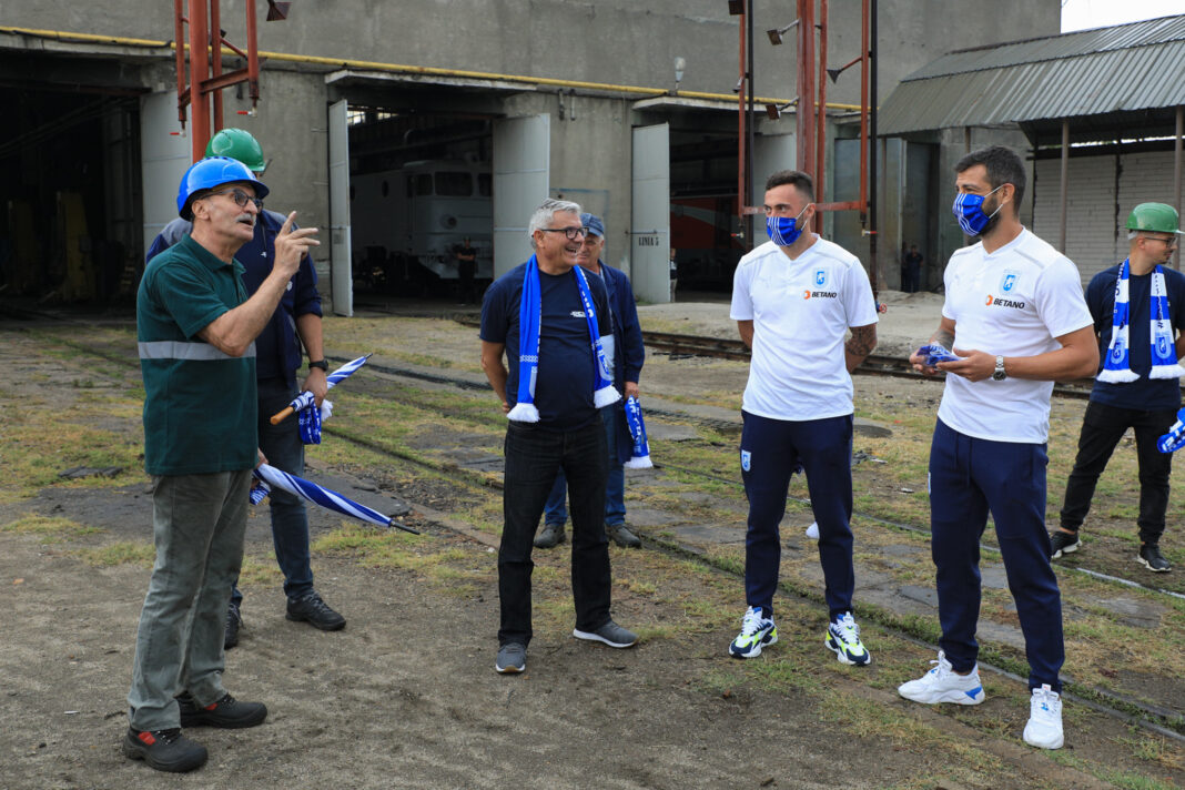 VIDEO&FOTO Liga 1: Jucătorii Universității Craiova au primit sfaturi cum să oprească Rapidul