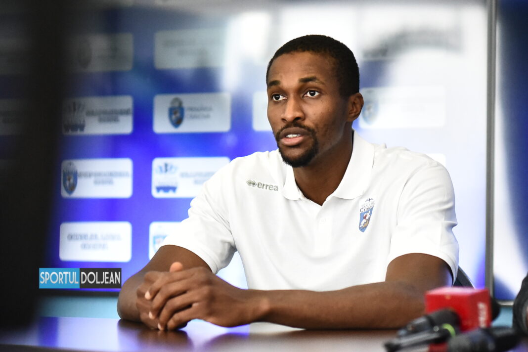 Baschet: Peter Olisemeka: „Încercăm să jucăm cât mai bine pe întreaga durată a meciului cu Focșani și să câștigăm partida”