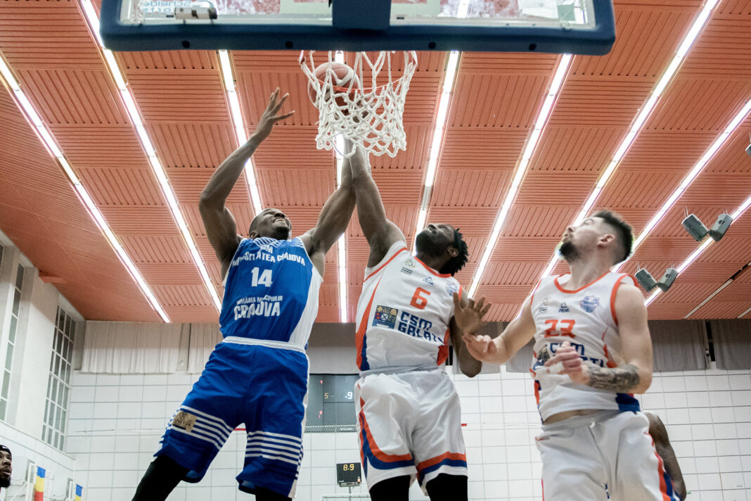 Baschet: Craiova bate la Galați la 16 puncte diferență
