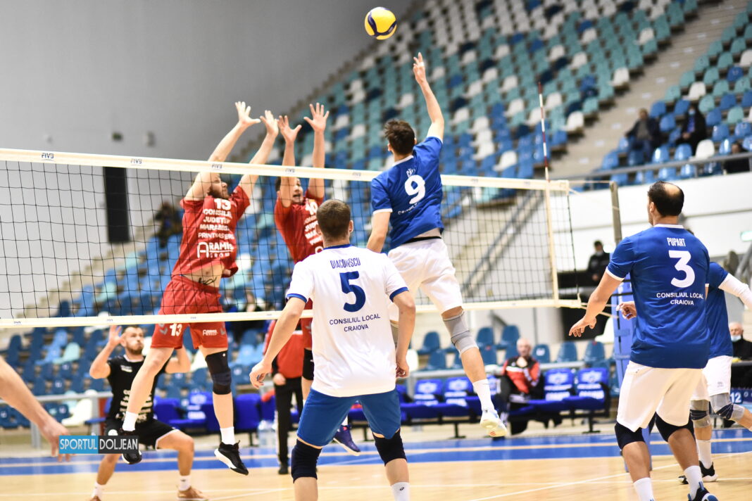 Volei: Au transpirat din greu pentru cele trei puncte