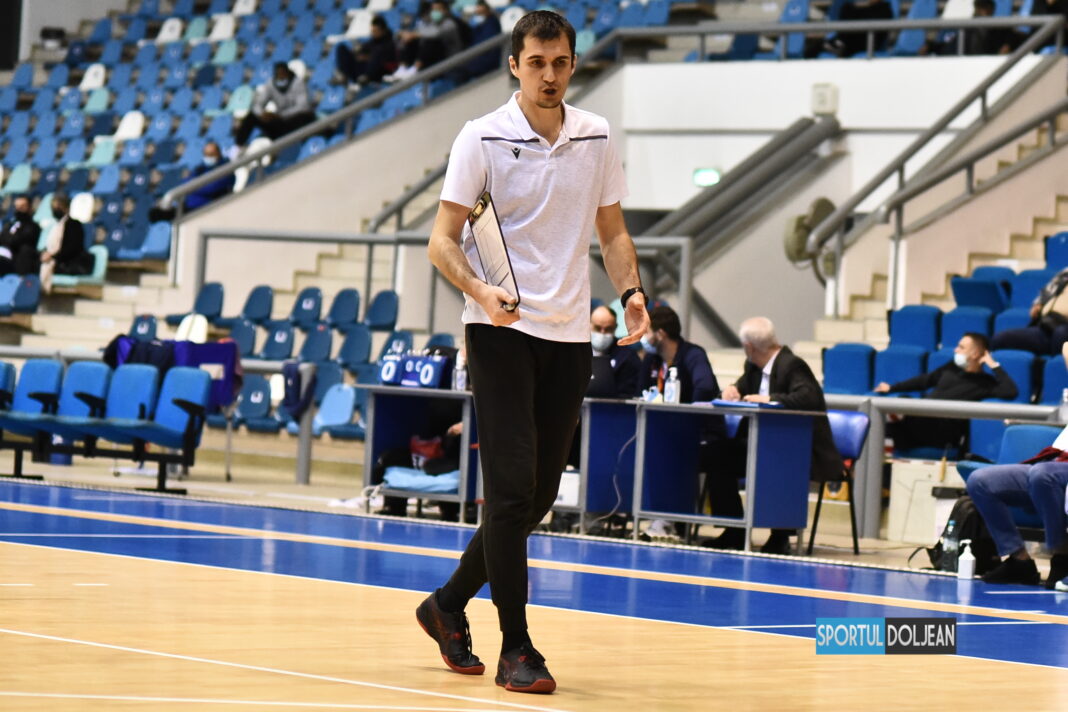 Volei: Marius Măcicășan este noul antrenor al echipei de volei feminin SCM Universitatea Craiova