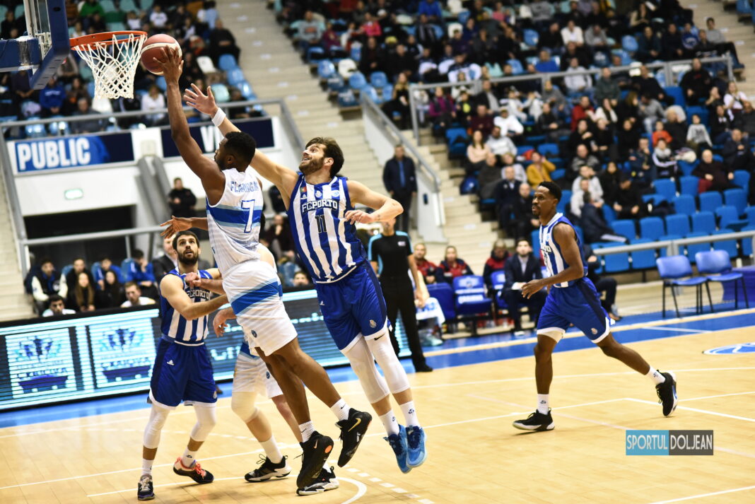 FIBA Europe Cup: Craiova cedează la 10 puncte în fața lui FC Porto