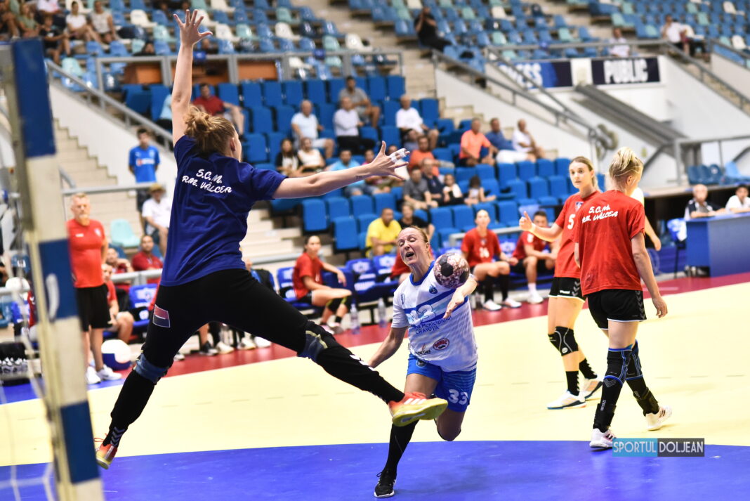 Liga Florilor | Derby oltenesc în Polivalenta din Bănie: Craiova – Vâlcea