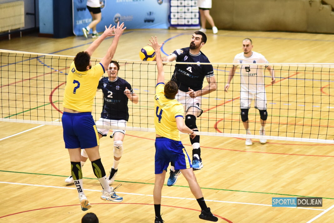 Volei | Timișoara a reușit să ia un set în Bănie, dar victoria Craiovei nu a fost pusă în pericol. Ce a spus Dănuț Pascu