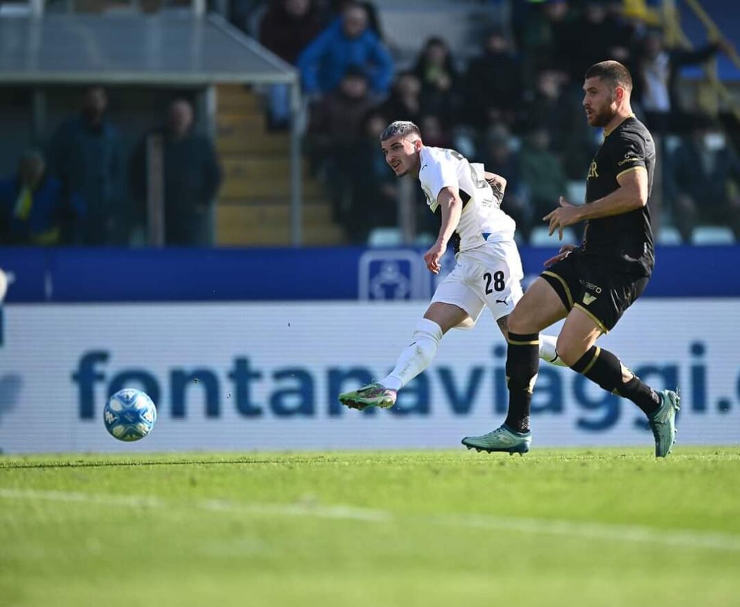 Stranieri | Valentin Mihăilă, un nou gol pentru Parma. Victorie dramatică pentru „cruciați”