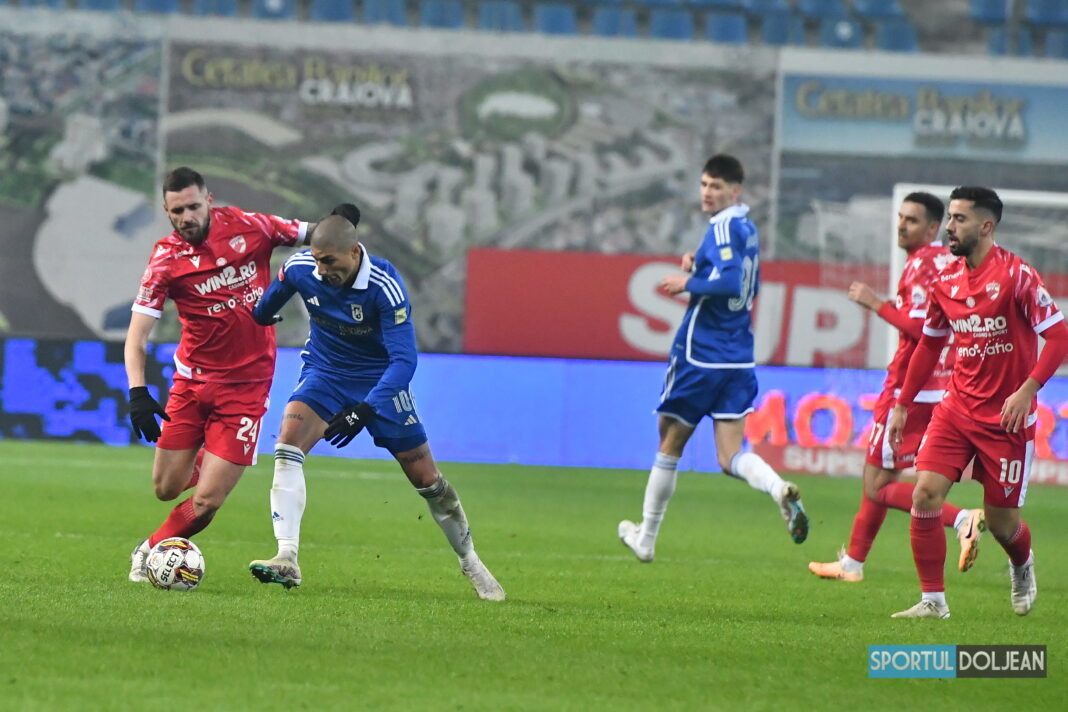 Superliga | FCU o bate pe Dinamo. „Câinii” au ajuns pe ultimul loc!
