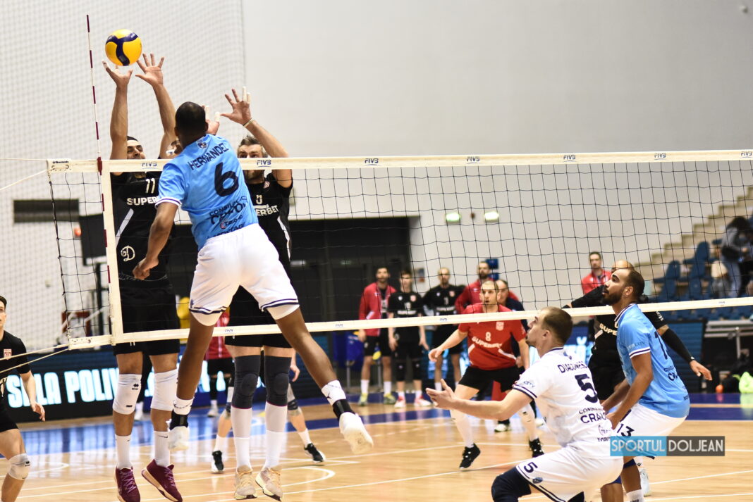 Volei | Craiova o bate pe Dinamo în minimum de seturi. 1-1 la general
