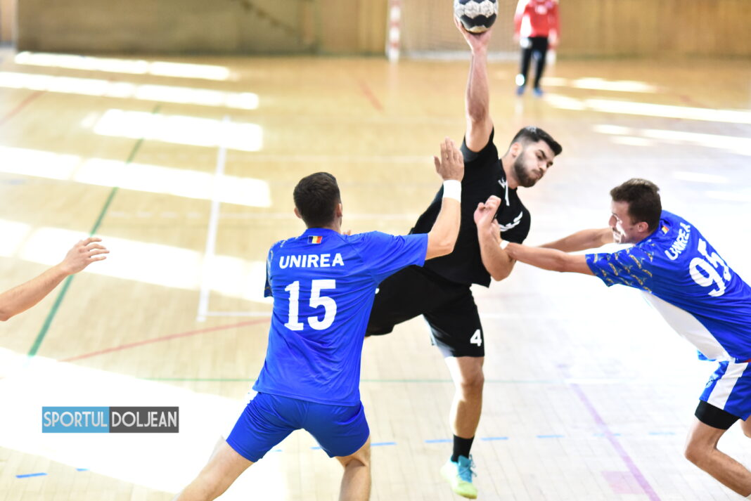 Handbal | Handbaliștii Universității Craiova joacă mâine cu Unirea Sânnicolau Mare