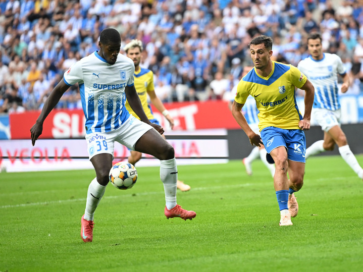 Universitatea Craiova își consolidează poziția de lider în Superligă