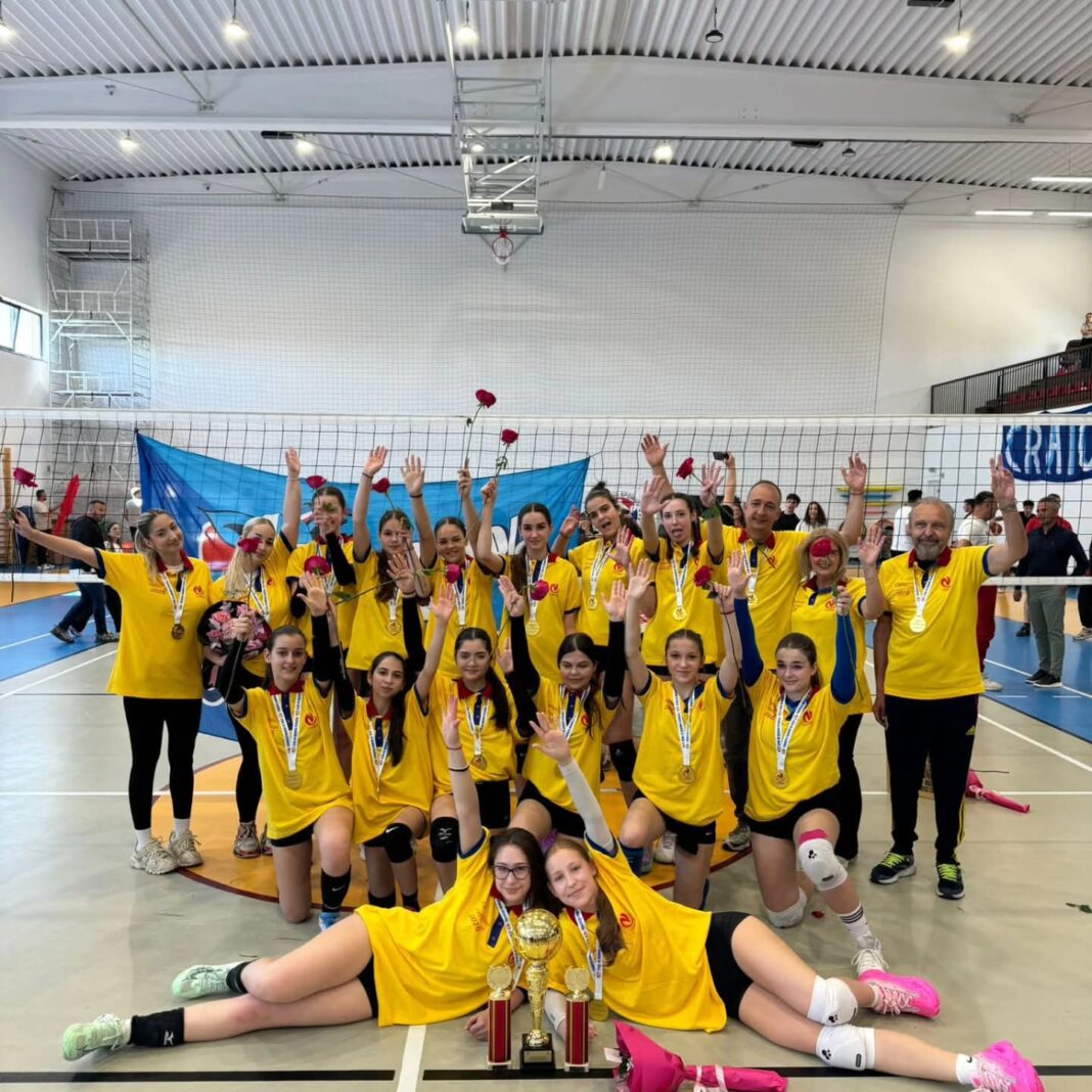 Uite-le, uite-le, uite campioanele! SCV Craiova își apără titlul de campioană la speranțe (U15)